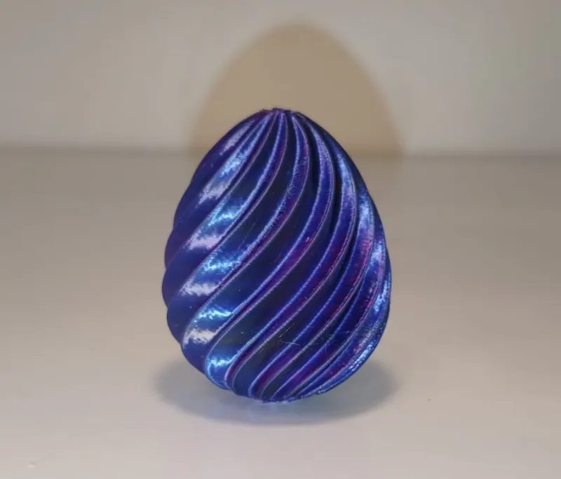 Gedrehtes Osterei/Twisted egg