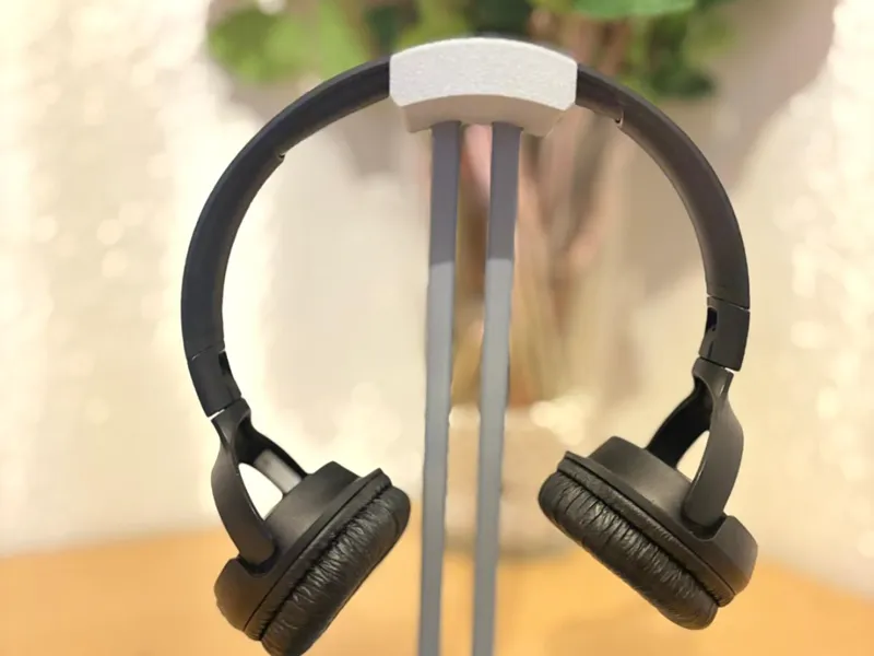 Headphone stand minimalistic