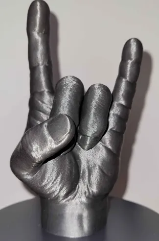 Main hard rock / Signe des cornes