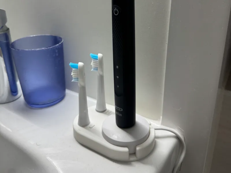 Holder for Toothbrush and heads