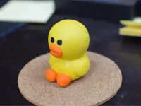 Petit canard jaune décoratif — photo 1