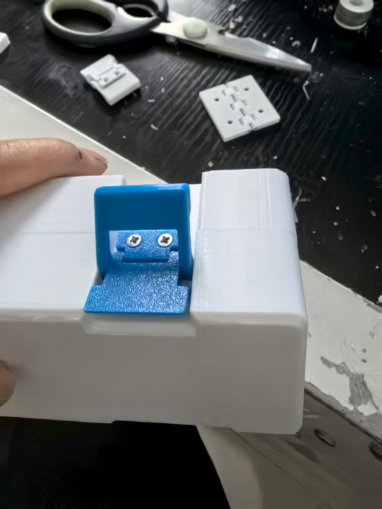 Miniatura 2 do modelo 3D 收纳箱开合锁扣