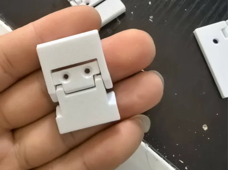 收纳箱开合锁扣
