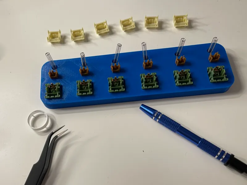 Switch lube station for 6 switches