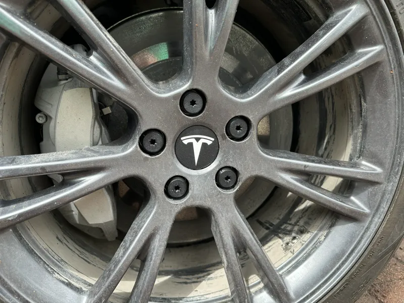 Tesla Model Y Lug Nut Cover - 19 inch Gemini Wheel