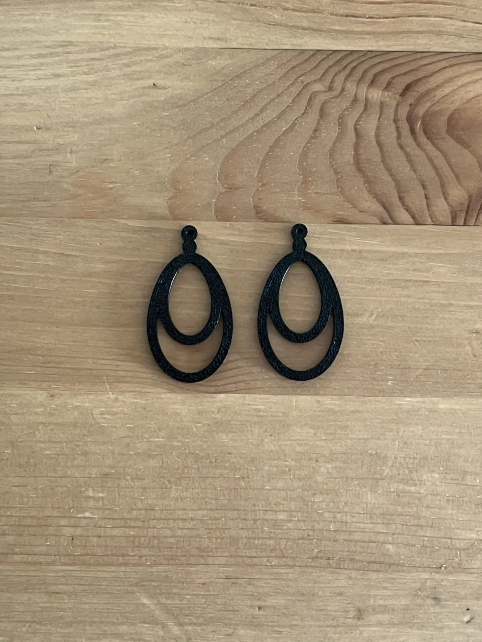earrings view 2