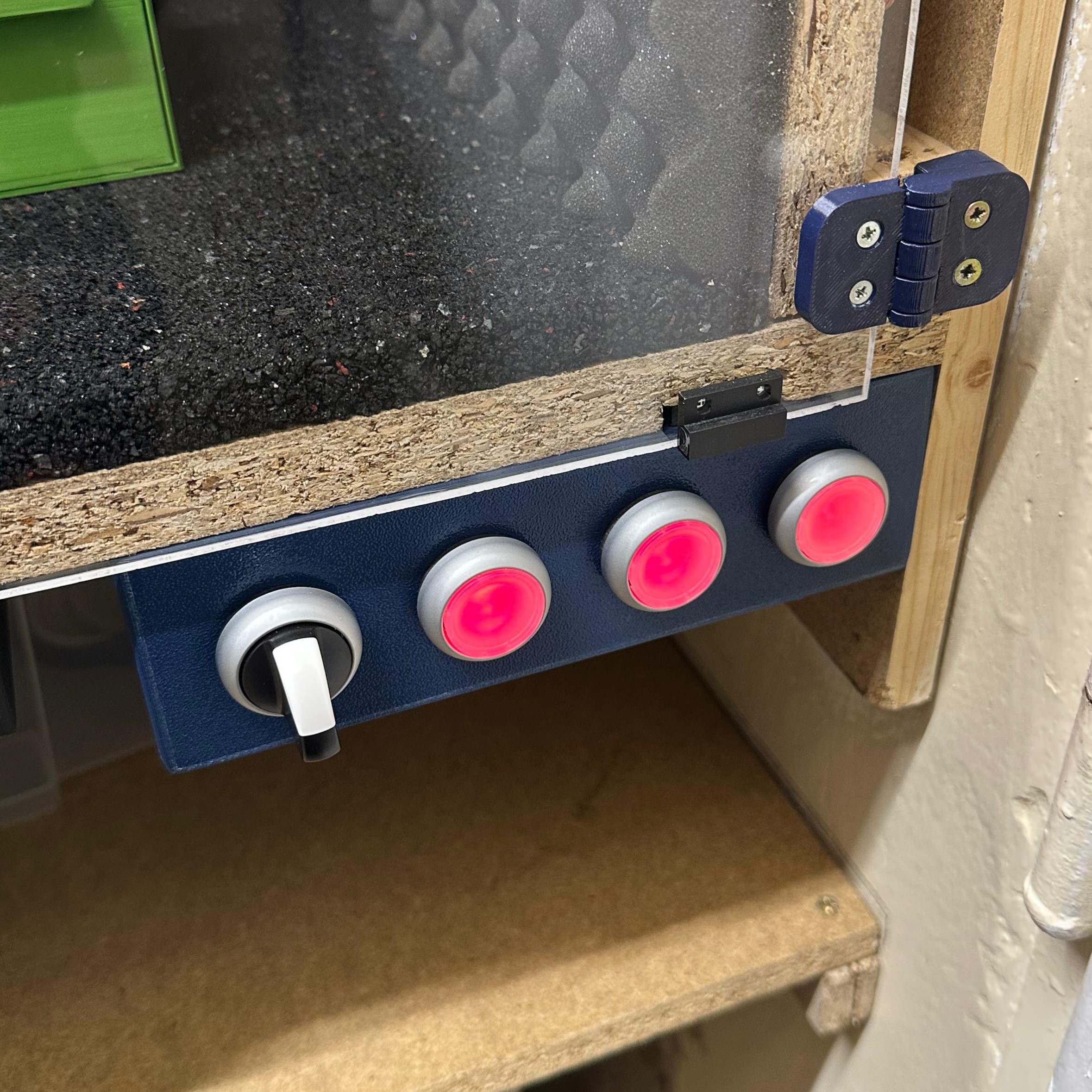 Miniatura 2 do modelo 3D Eaton button/switch mount