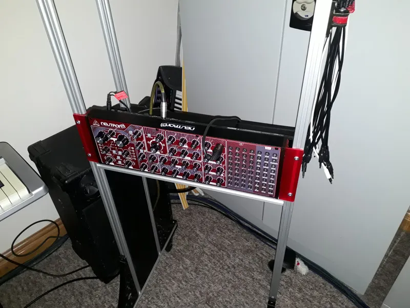 Behringer Neutron 80hp - 19" rack ears