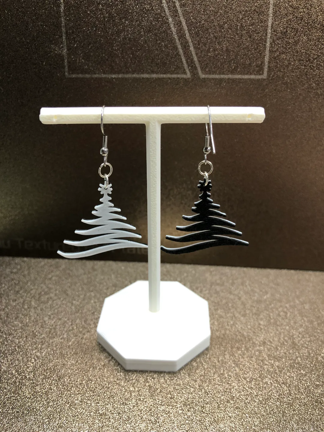 Christmas tree earrings no AMS view 3