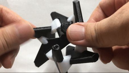 Mobius Kaleidocycle ... Material-saving design