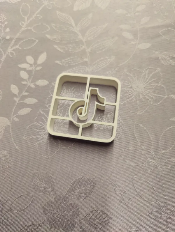https://makerworld.bblmw.com/makerworld/model/US10f1528c54201e/design/2023-12-05_fb84a0af5cfbd.jpg