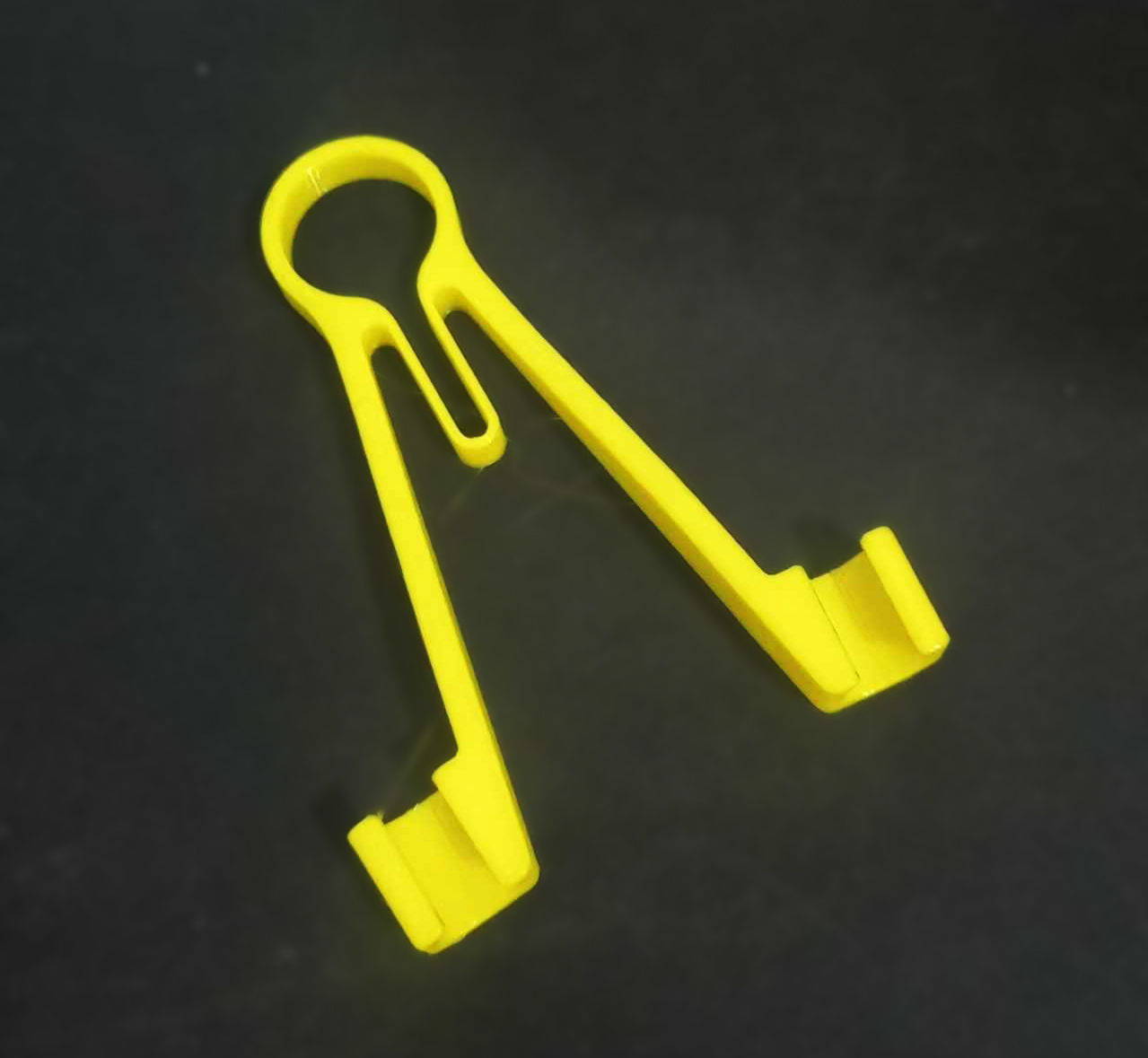 Miniatura 2 do modelo 3D 万用表探针固定夹 | 单手操作表笔辅助工具 | 电子维修防滑神器 | 提升测量效率