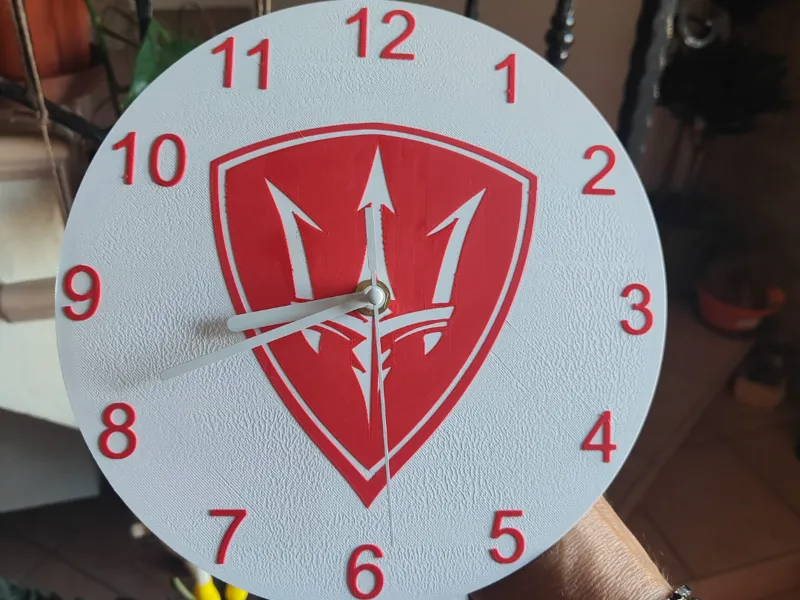 Orologio da parete ispirato a Maserati
