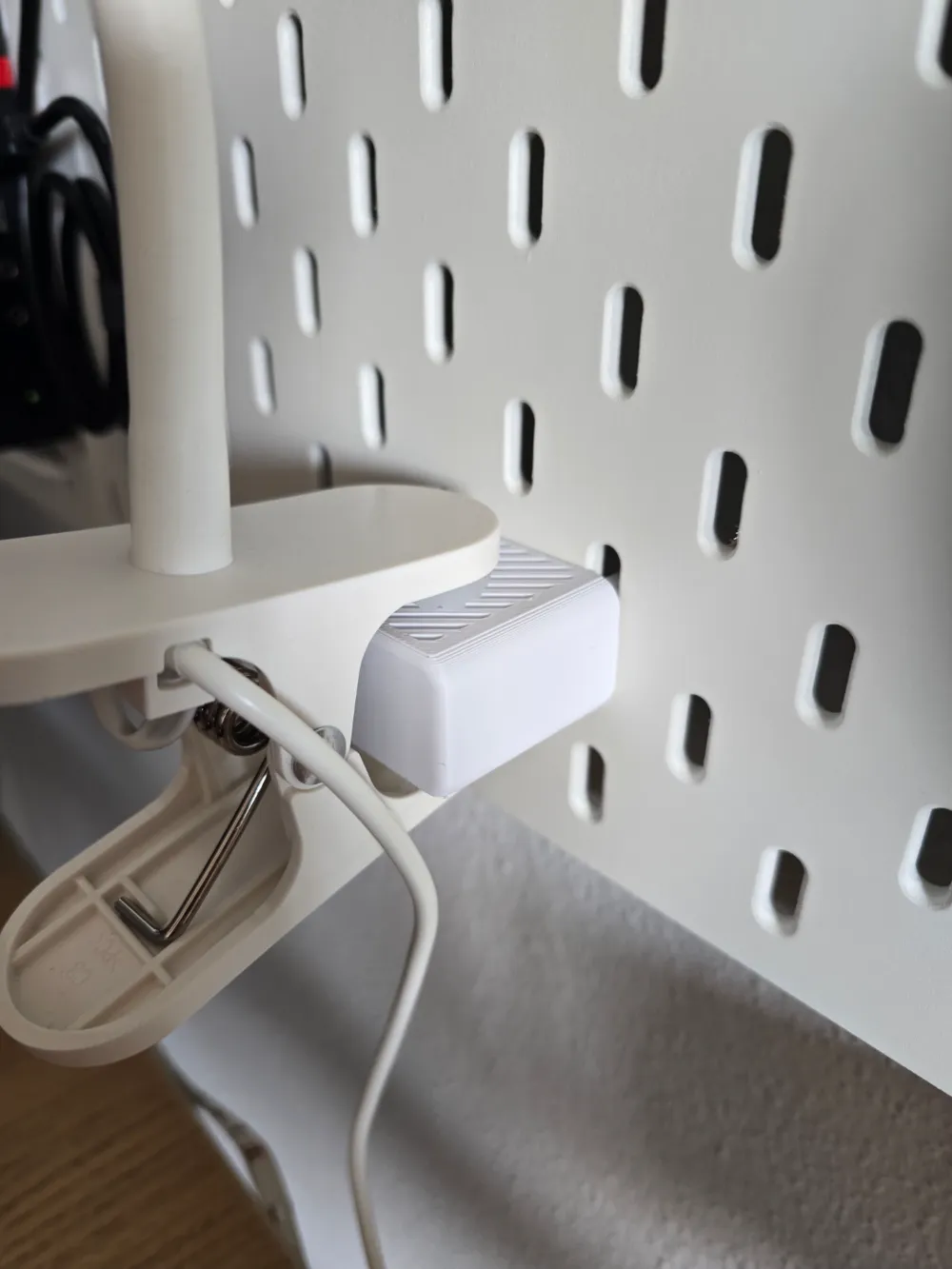 IKEA Skadis Clamp Light Mount – Beam Bracket by Maker_julzi MakerWorld ...