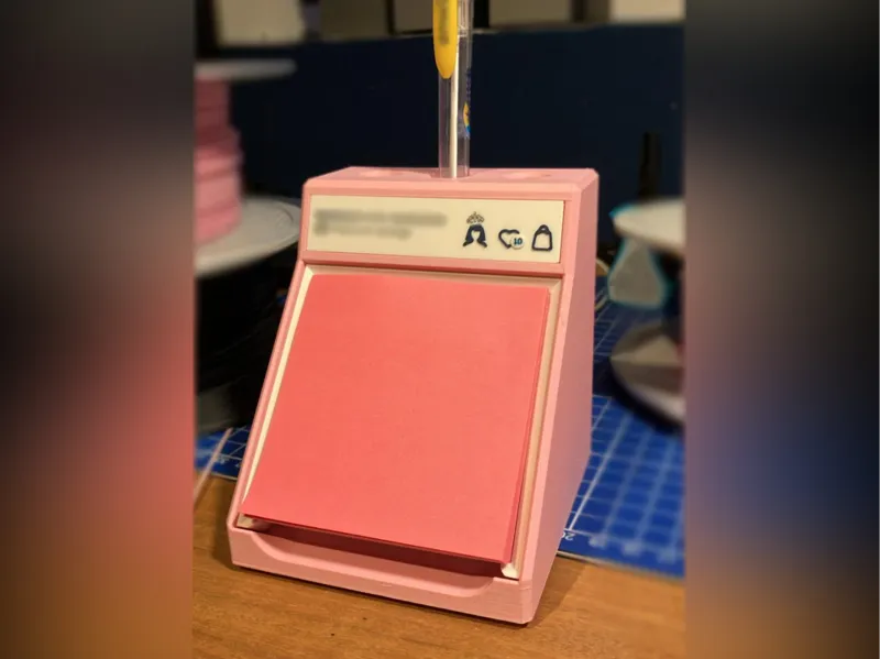 Desktop post-it sticky notes and pen holder