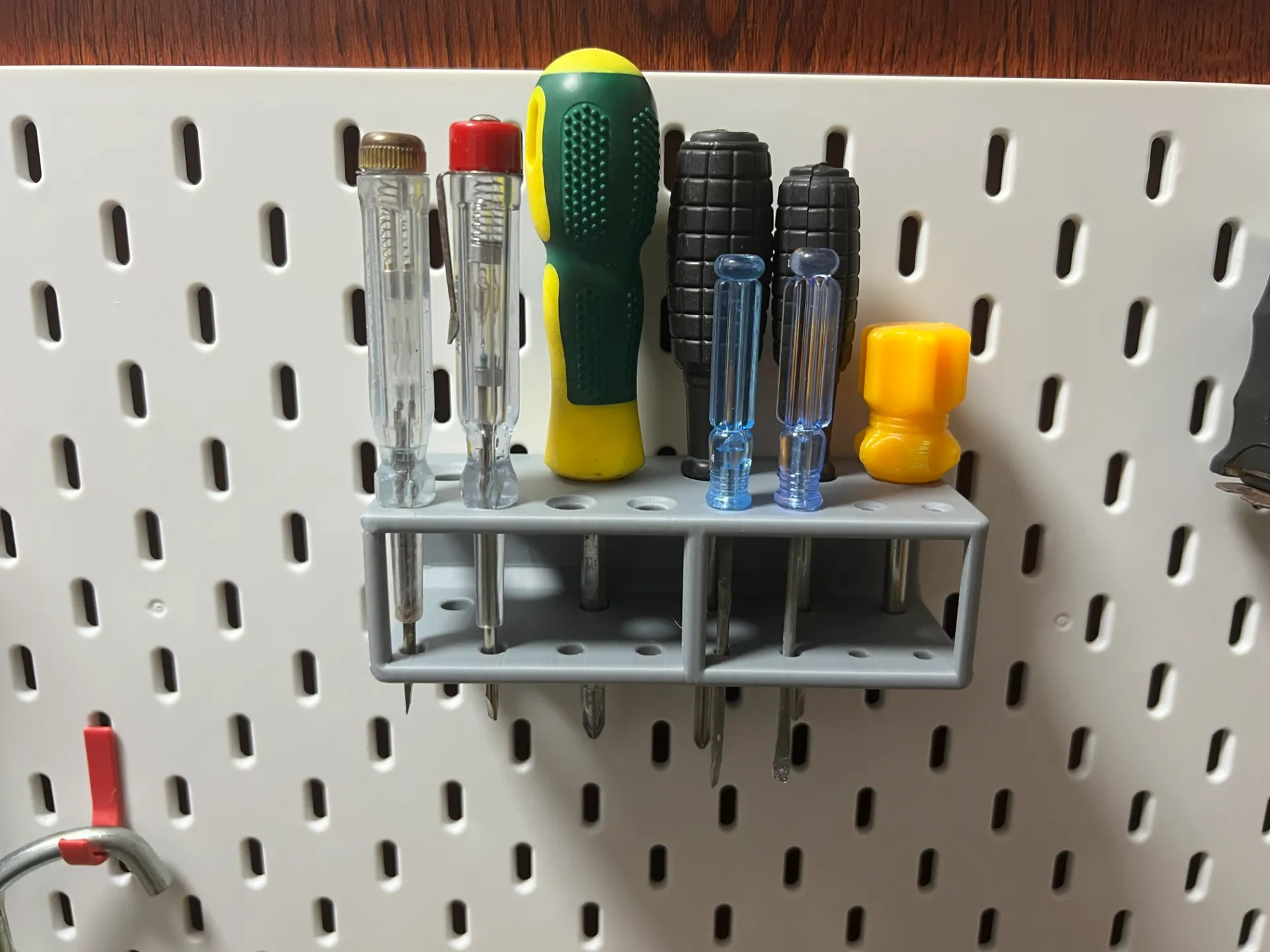 Miniatura 1 do modelo 3D 洞洞板配件 - 螺丝刀支架