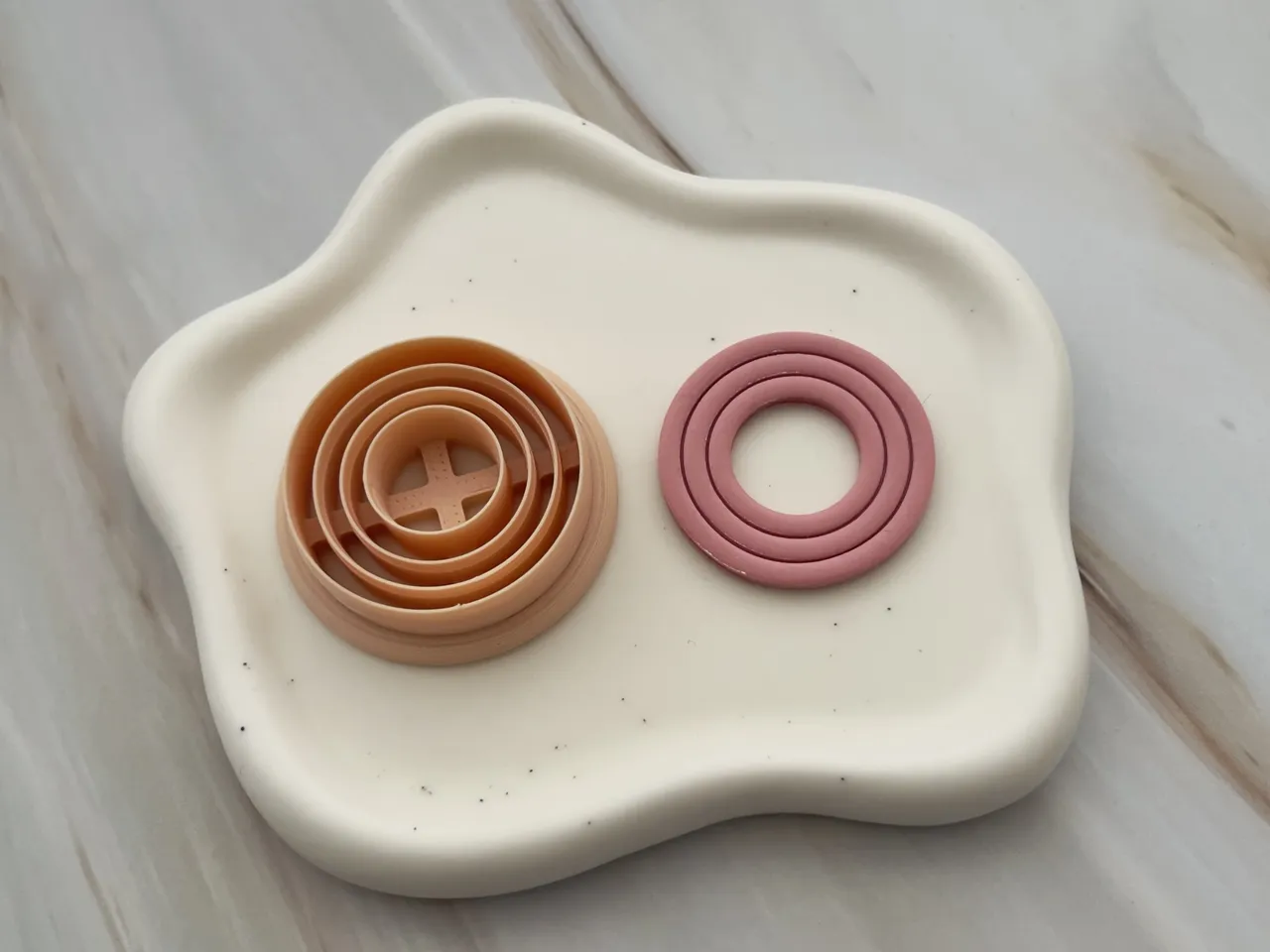 Concentric Circles Polymer Clay Earrings Cutter view 3