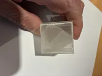 Effet hologramme dans un bloc transparent — photo 2
