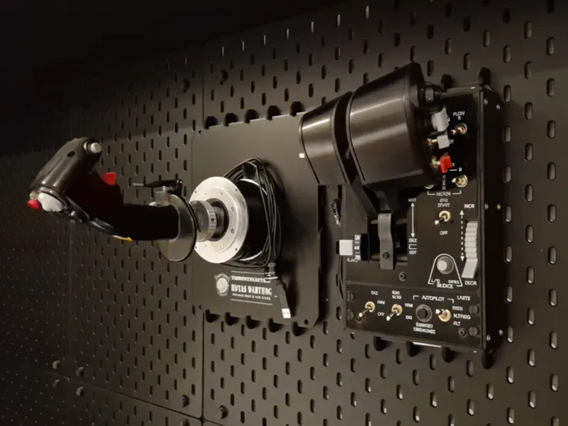 Thrustmaster Warthog Skadis mounts