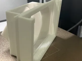 Airflow duct with filter