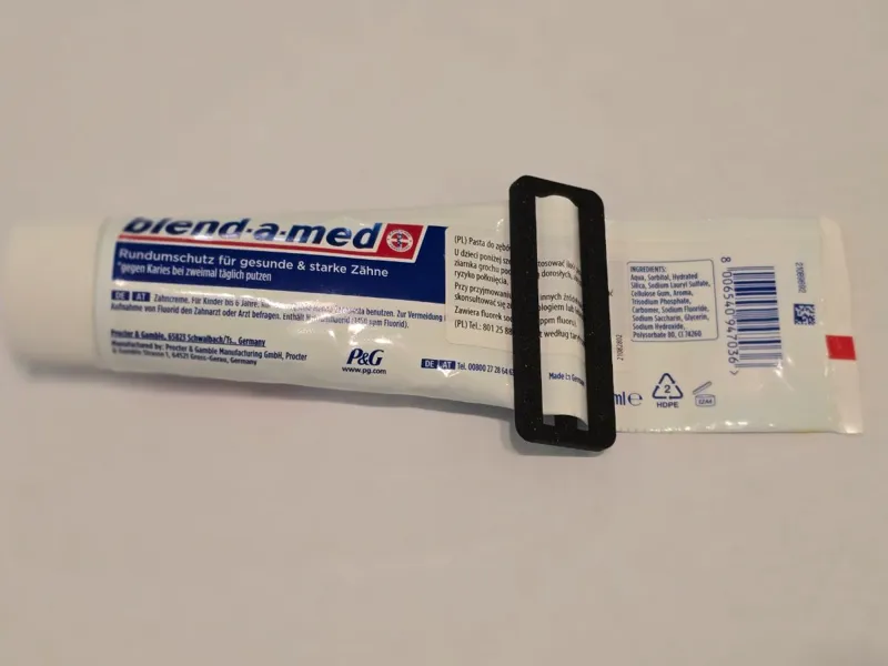 Toothpaste squeezer