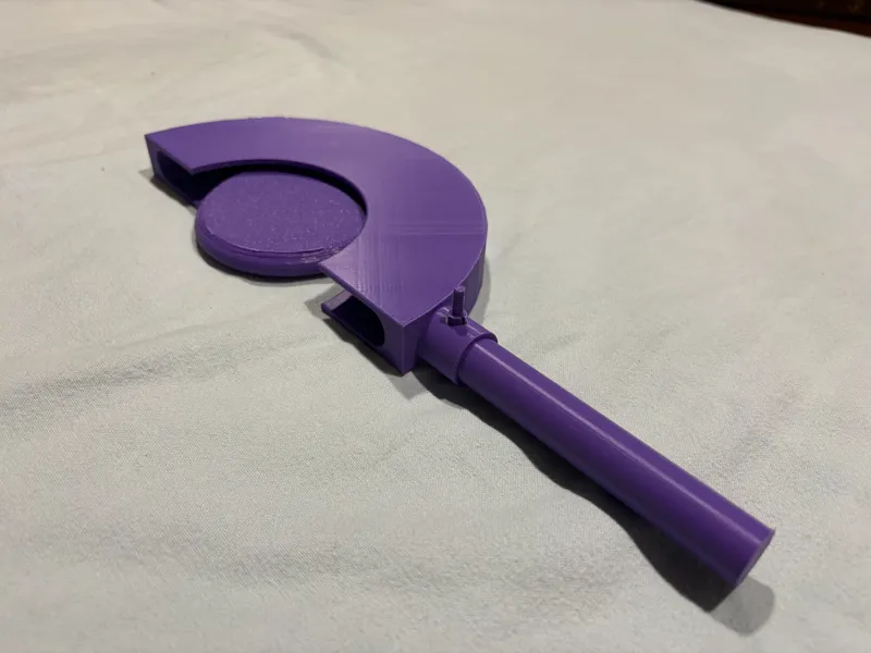Skeet thrower for snowball throwing practicing 