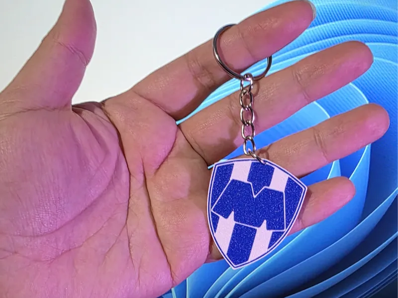 Llavero de rayados