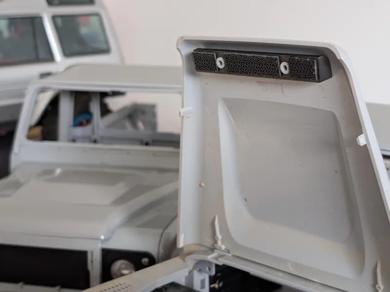 RC Dream Defender Velcro Bonnet Bar Mod