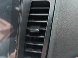 05-09 Legacy GT Center Vent Fin Tabs