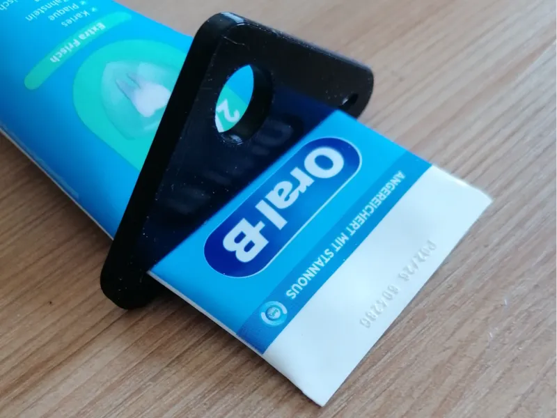 Toothpaste squeezer