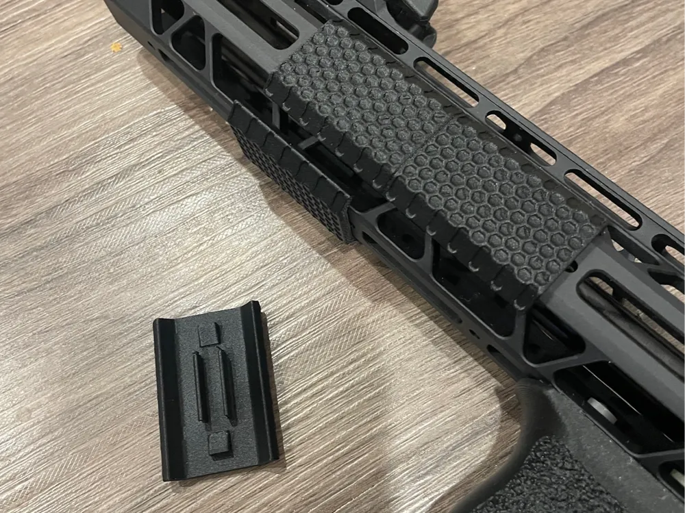 KIT PARAMANO E IMPUGNATURA PORTA MOTORE PER AK47 RIS/COPRI RIS - Il Semaforo - Negozio - Foto 2