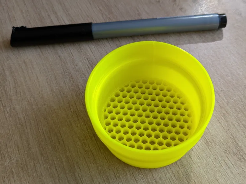 Stackable adjustable sieve