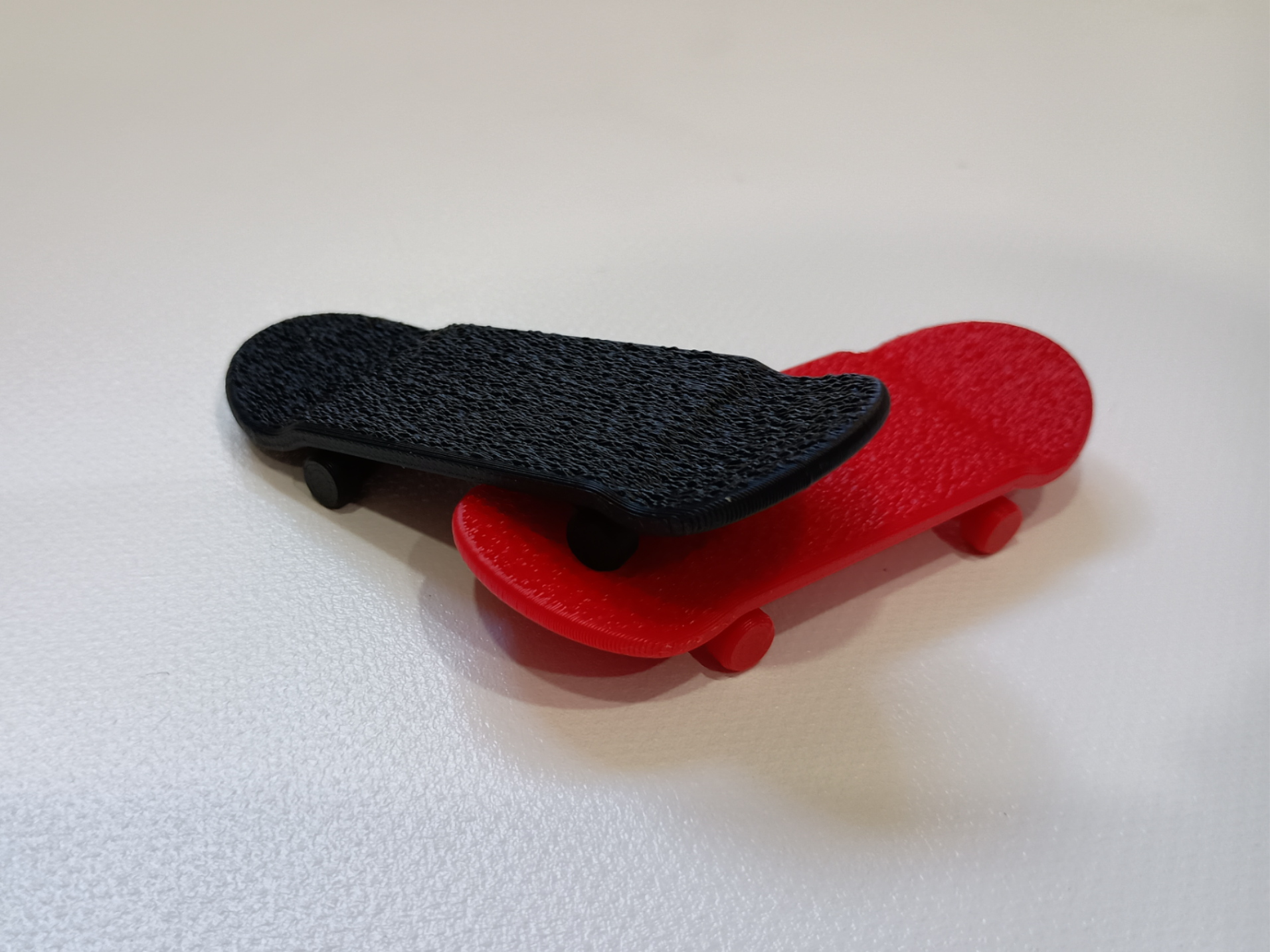 Durable textured pro finger skateboard