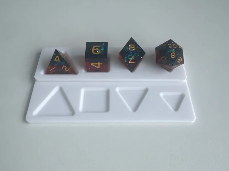 DND Dice Tray (Minimal Set: D4, D6, D8, D20)