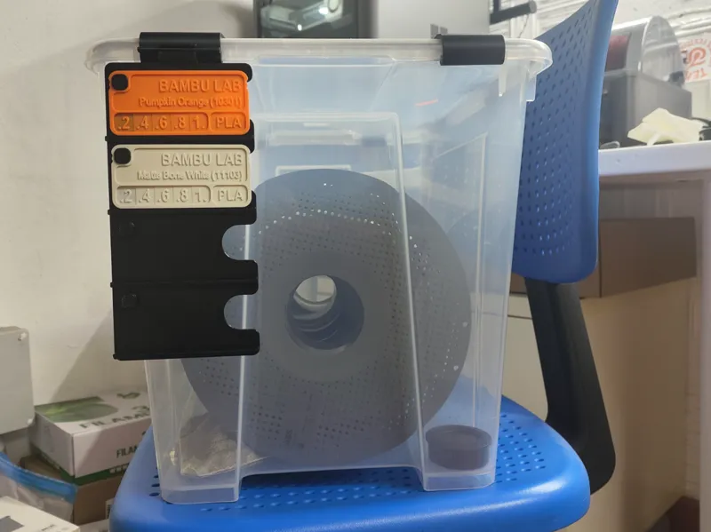 Samla Clip with Filament Swatch Hanger