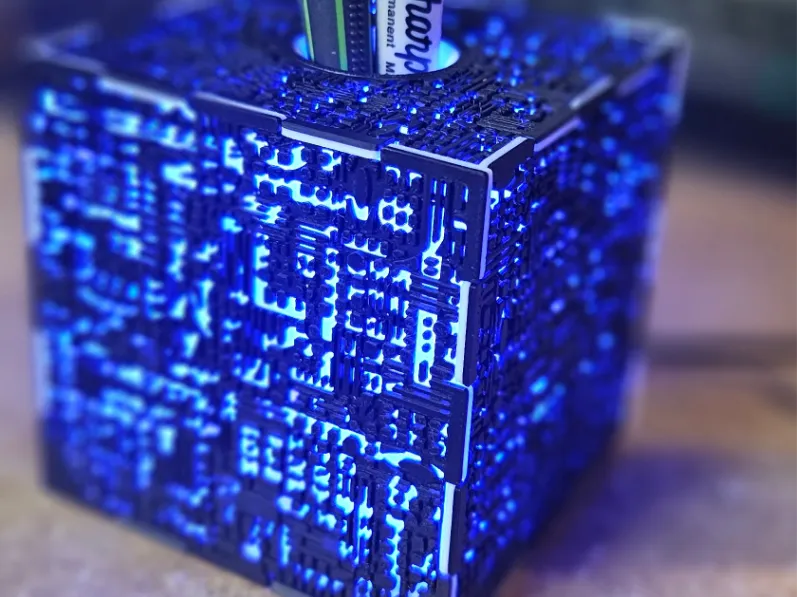 Borgcube tool, pen, or vape stand.