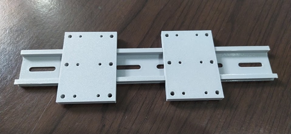 Miniatura 5 do modelo 3D 仿35mm鋁軌道 外鉤式 無需支撐打印