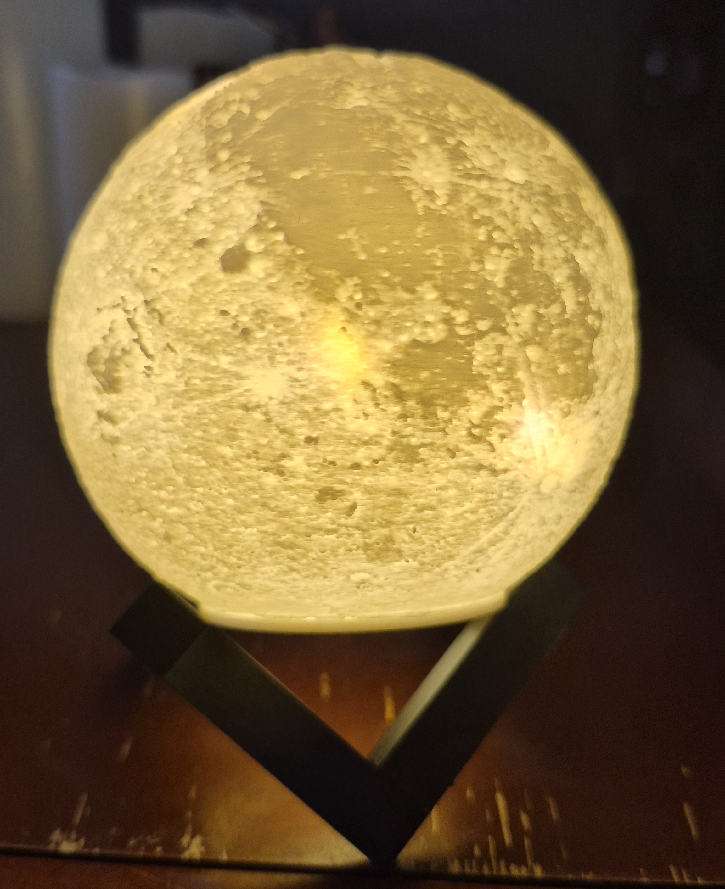 Miniatura 2 do modelo 3D Moon Lamp 