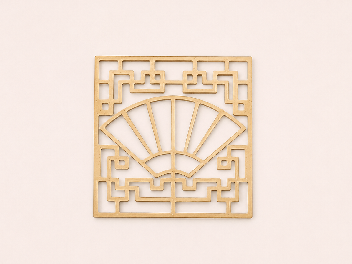 A Chinese-style window suitable for a dollhouse.