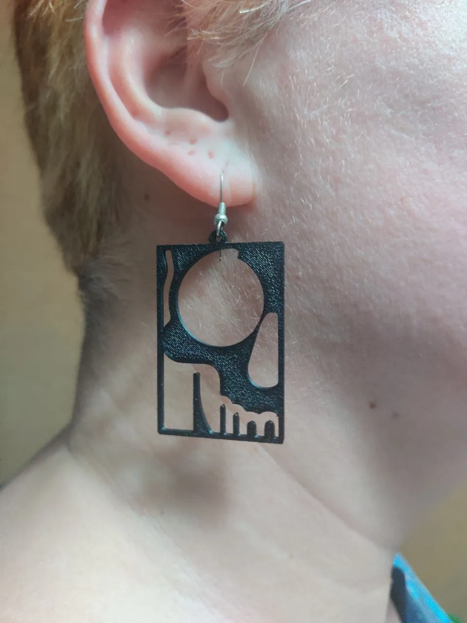 Fragmented Skull Earring view 3