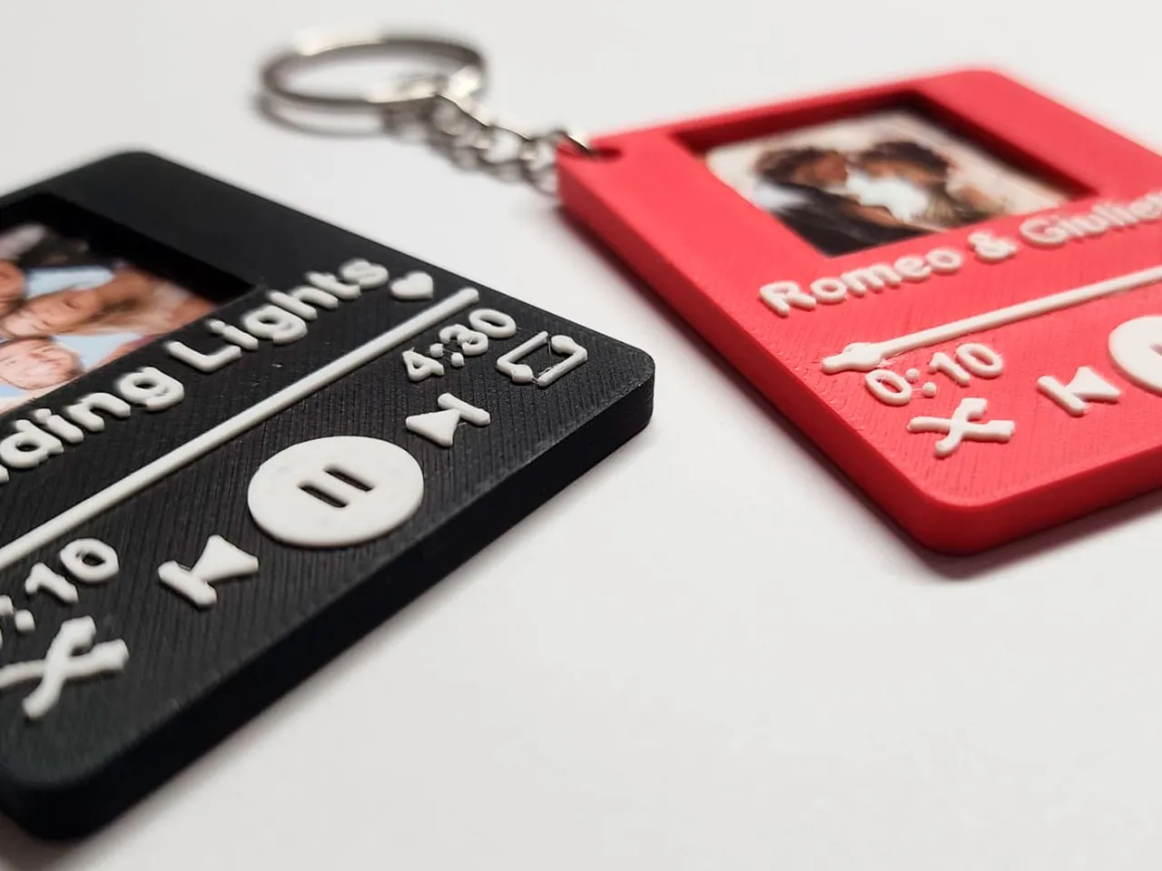 Customizable Music Photo Keychain - Spotify & NFC view 3