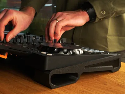 Pioneer DDJ-FLX4 Stand 