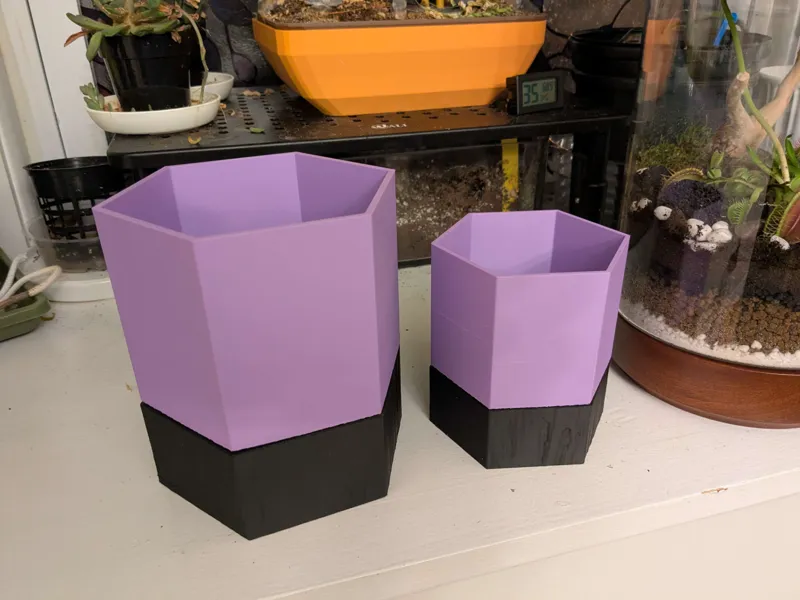 Hexagon Self watering Planter (waterwick)
