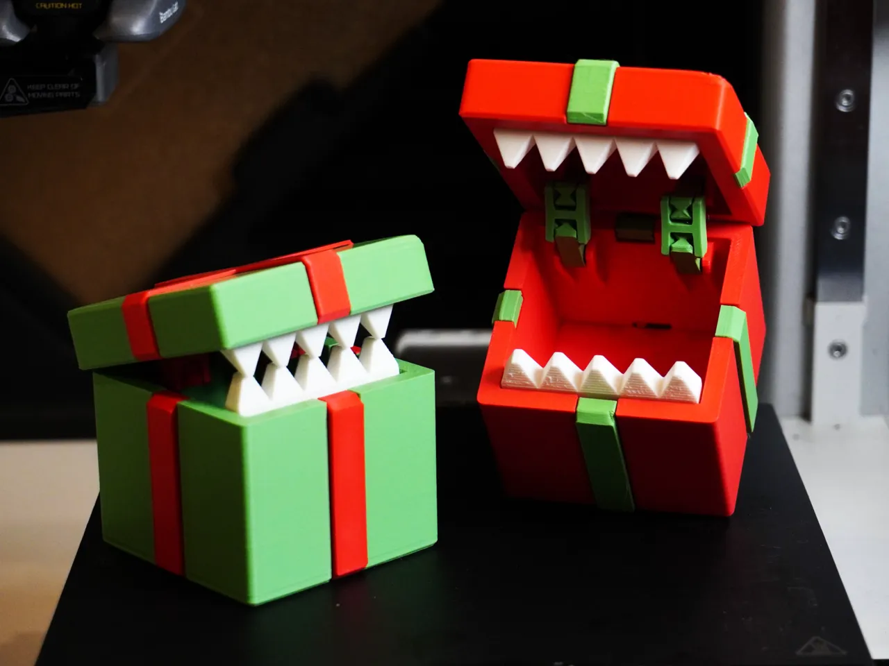 Giftbox Mimic - Model Kit view 3