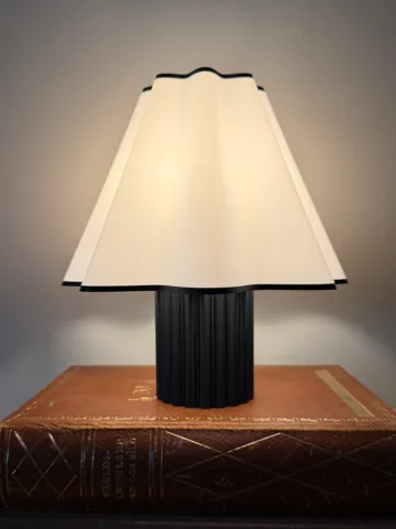 Accesorio de iluminación decorativa: LUCY - Table Lamp — vista de referencia 2