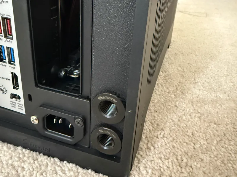 Fractal Terra Watercooling Passtrough Panel