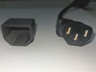 Schutzkappe für Kaltgerätestecker