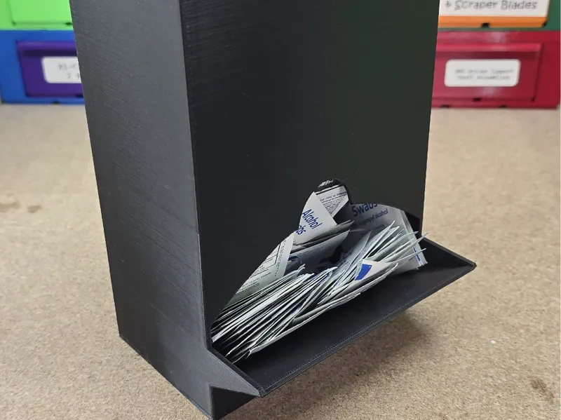 Alcohol Pads/Lens Wipe Singles Dispenser Box