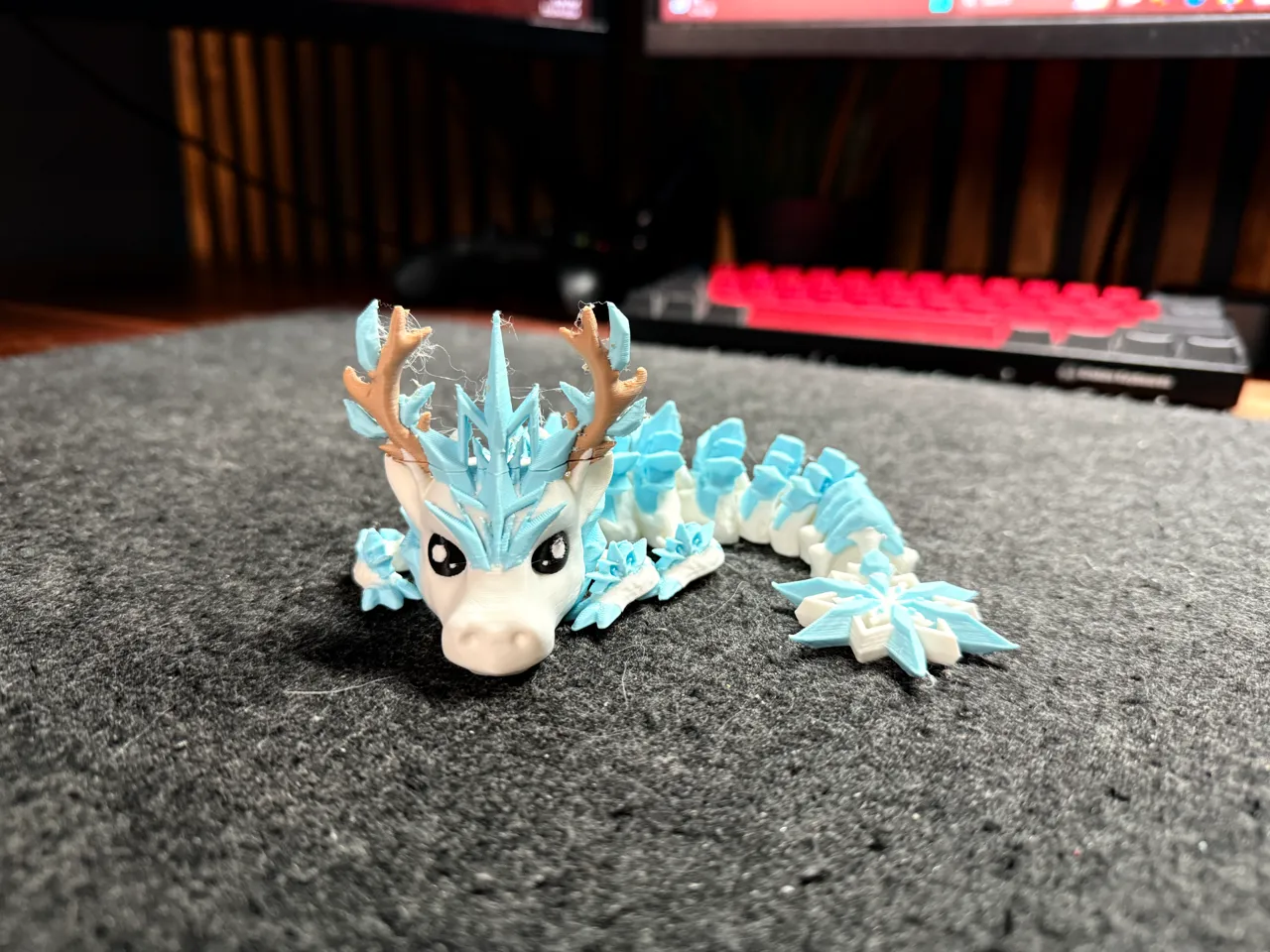 Baby Articulated Snowflake Dragon - By Vixvvo3D view 3