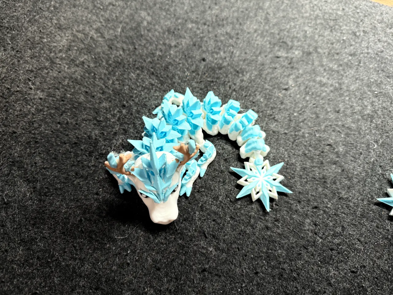 Baby Articulated Snowflake Dragon - By Vixvvo3D view 4